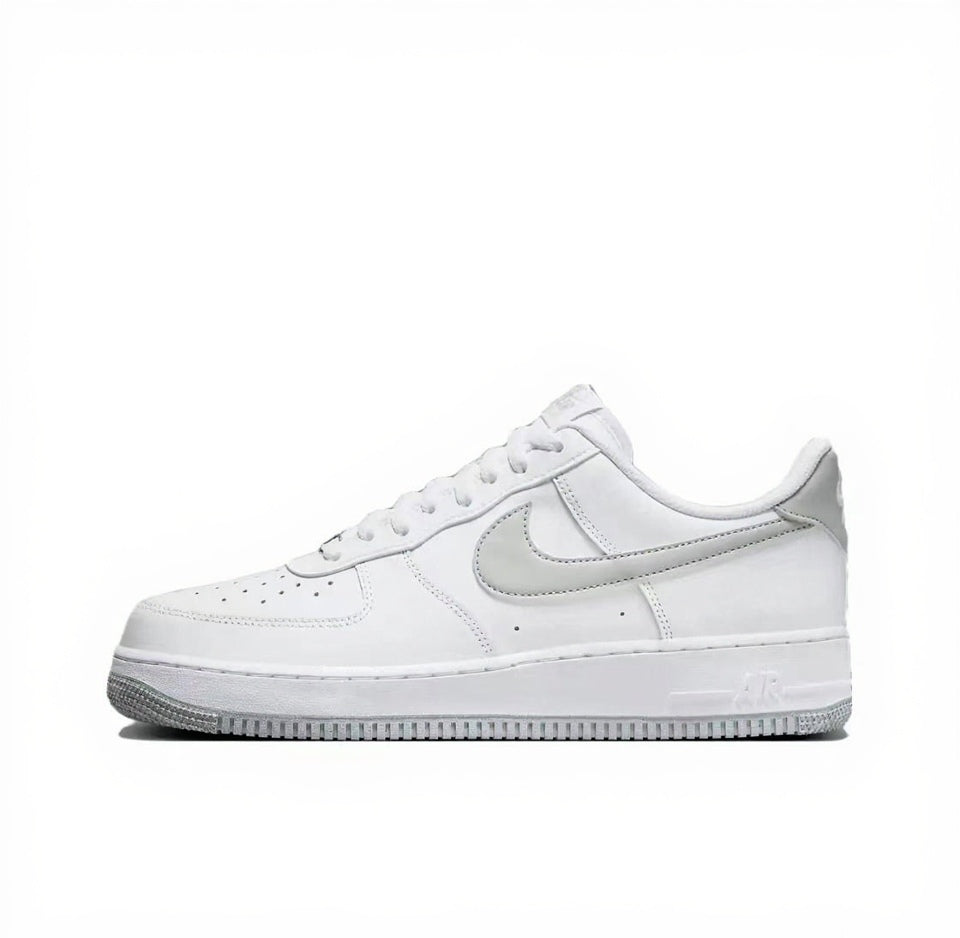 【Custom Sneakers】 Nike Air Force 1 Low Ethereal Spirit - Neo-Chinese Ink Wash Hand-Painted Skate Shoes Men's Celestial Blue with Dual Cloud Dye Laces & Jade Pendant