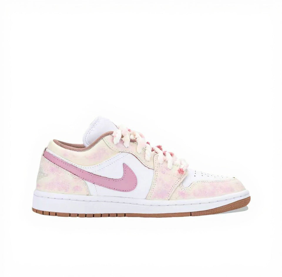 【Custom Sneakers】 Jordan Air Jordan 1 Pink Blossom Sea Ombre Dopamine Preppy Style Wear-Resistant Low-Top Retro Basketball Shoes Unisex Pink/White