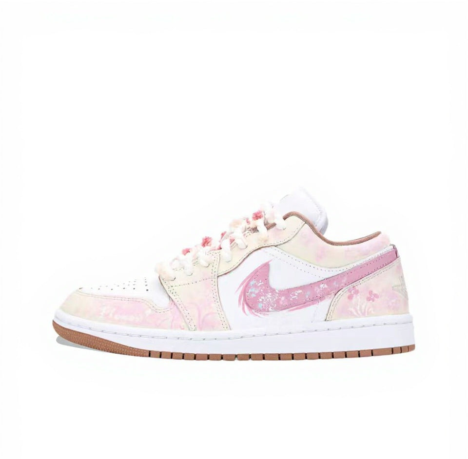 【Custom Sneakers】 Jordan Air Jordan 1 Pink Blossom Sea Ombre Dopamine Preppy Style Wear-Resistant Low-Top Retro Basketball Shoes Unisex Pink/White