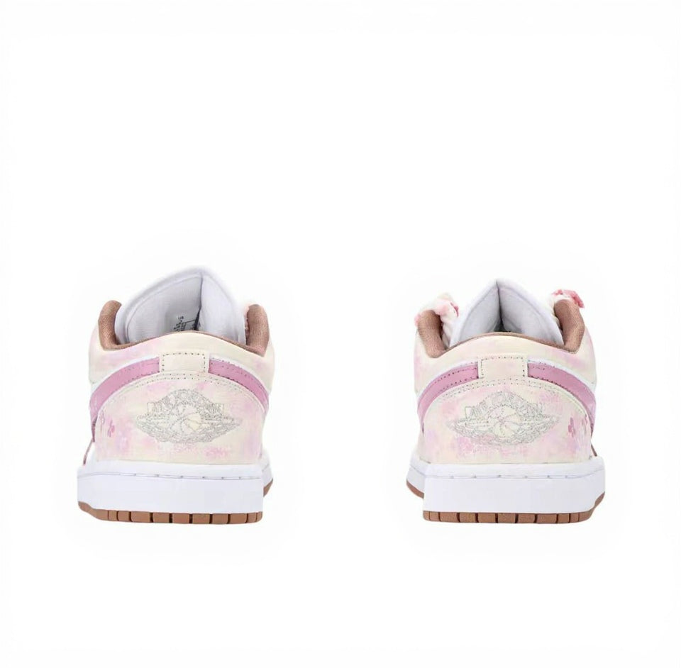 【Custom Sneakers】 Jordan Air Jordan 1 Pink Blossom Sea Ombre Dopamine Preppy Style Wear-Resistant Low-Top Retro Basketball Shoes Unisex Pink/White